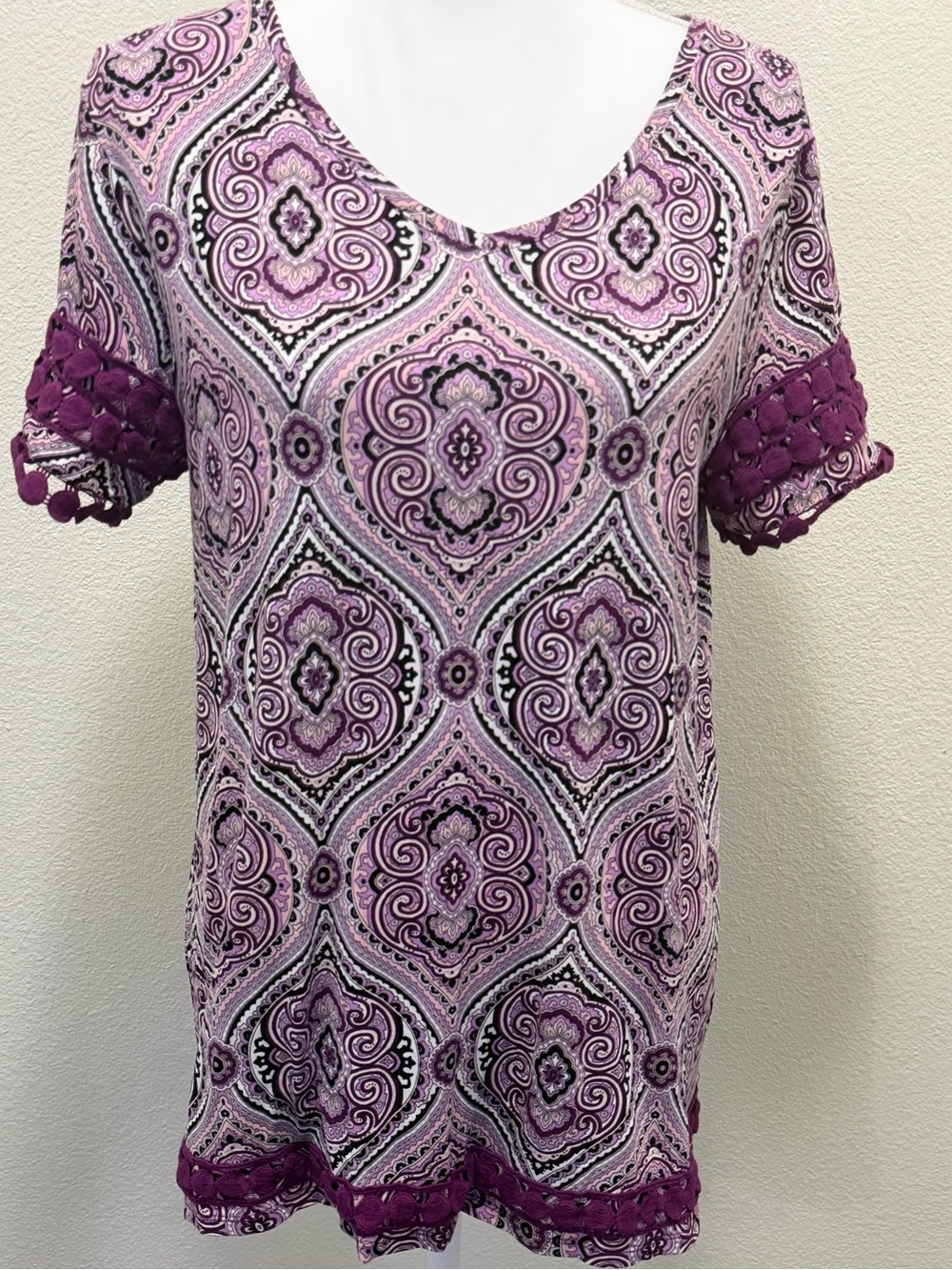 C Est 1946 purple paisley tunic with crochet accents, medium